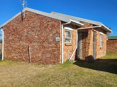 2 Bedroom Townhouse For Sale in Port Elizabeth - niVm.webp
