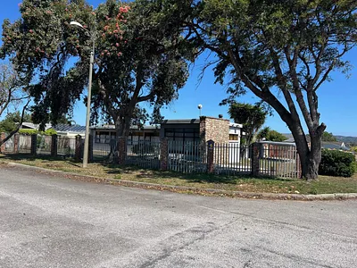 4 Bedroom House To Rent in Kabega, Port Elizabeth - 9SVm.webp