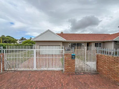 4 Bedroom House To Rent in Port Elizabeth - xbHx.webp