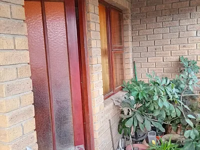 3 Bedroom House For Sale in Cape Town - img