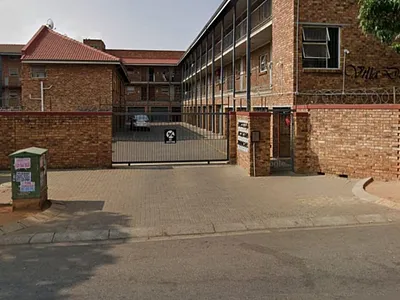 2 Bedroom Apartment For Sale in Kempton Park - r7eh.webp