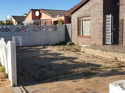 2 Bedroom House For Sale in Cape Town - KfFB.webp