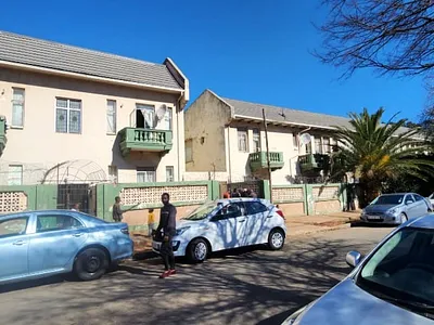 2 Bedroom Apartment For Sale in Johannesburg - pQ6B.webp