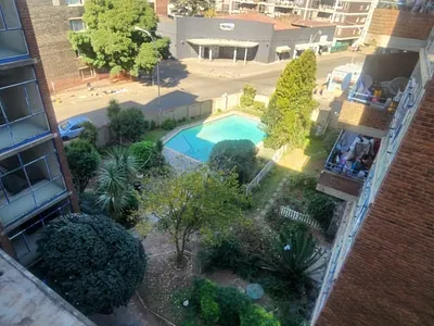 2 Bedroom Apartment For Sale in Johannesburg - img