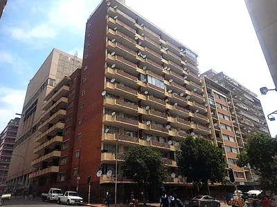 3 Bedroom Apartment For Sale in Johannesburg - img