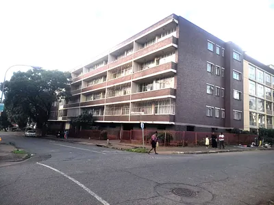 2 Bedroom Apartment For Sale in Johannesburg - img