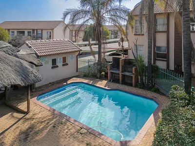 2 Bedroom Townhouse For Sale in Kempton Park - img