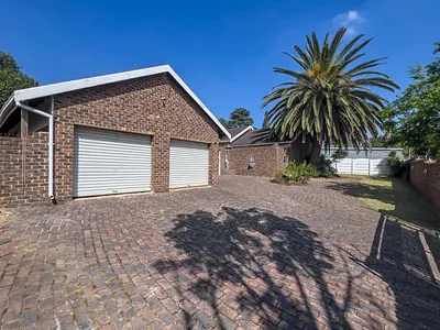 3 Bedroom House For Sale in Kempton Park - S4c2.webp