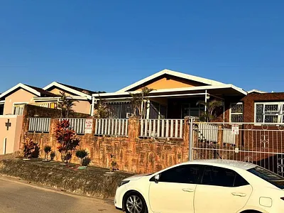 3 Bedroom House For Sale in Phoenix - 4MXv.webp