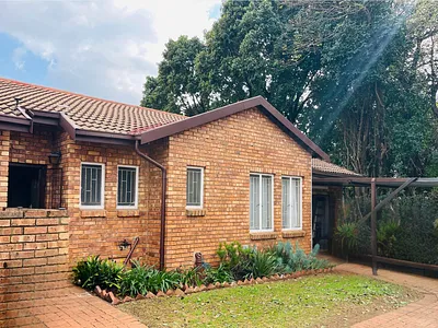 3 Bedroom Townhouse For Sale in Kempton Park - jXHW.webp