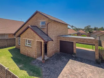 4 Bedroom House For Sale in Kempton Park - img