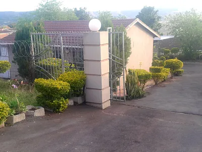 2 Bedroom House To Rent in Pinetown - k9Ut.webp