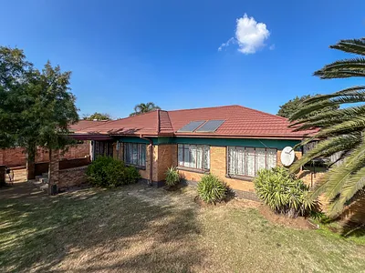 3 Bedroom House For Sale in Kempton Park - fpsH.webp