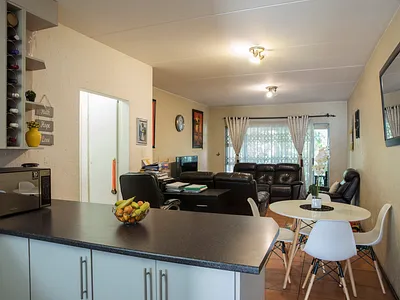 2 Bedroom Apartment For Sale in Midrand - I52f.webp