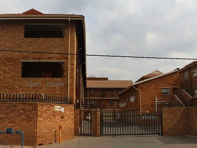 2 Bedroom Apartment For Sale in Kempton Park - 0ITK.webp