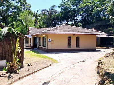 3 Bedroom House For Sale in Pinetown - FB4n.webp