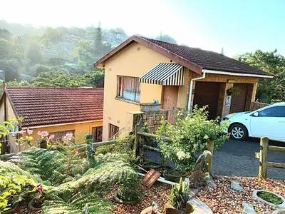 4 Bedroom House For Sale in Chatsworth - VXms.webp