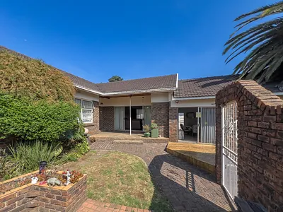 3 Bedroom House For Sale in Kempton Park - img
