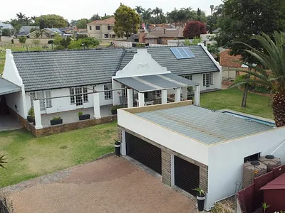 4 Bedroom House For Sale in Kempton Park - img