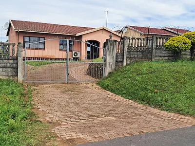 2 Bedroom Apartment To Rent in Pinetown - ueC8.webp