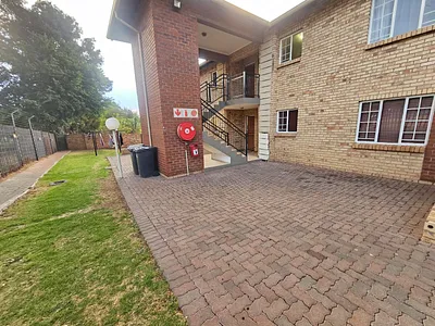 2 Bedroom Apartment For Sale in Midrand - img