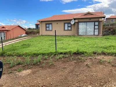 2 Bedroom House For Sale in Estcourt - img