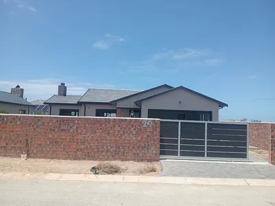3 Bedroom House For Sale in Jeffreys Bay - sj6F.webp