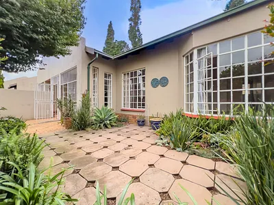 2 Bedroom Townhouse For Sale in Kempton Park - img