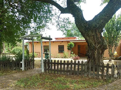 4 Bedroom House For Sale in Glen Austin, Midrand - hyS9.webp