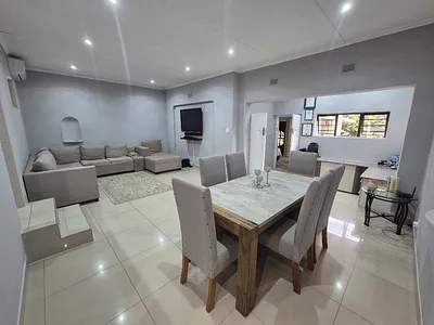 4 Bedroom House For Sale in Margate - xEld.webp