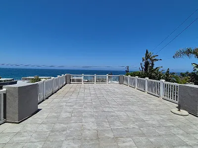 5 Bedroom House For Sale in Margate - deZr.webp