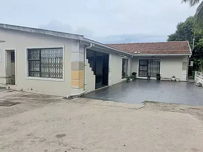 4 Bedroom House For Sale in Pinetown - 7nDd.webp