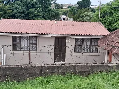 2 Bedroom House For Sale in Pinetown - 21Uo.webp