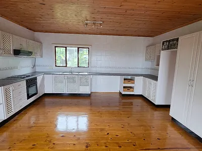 2 Bedroom Townhouse To Rent in Margate - lm7i.webp