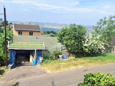 3 Bedroom House For Sale in Verulam - 2y1h.webp