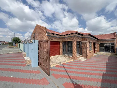 3 Bedroom House For Sale in Kempton Park - img