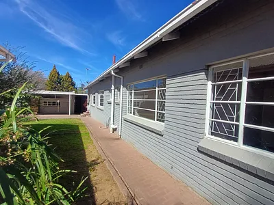 4 Bedroom House For Sale in Bloemfontein - HACh.webp