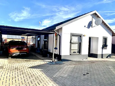 2 Bedroom House For Sale in Bloemfontein - YDSq.webp