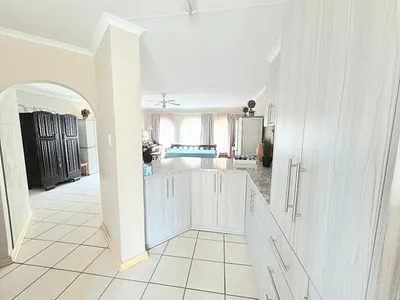 2 Bedroom Townhouse For Sale in Bloemfontein - img