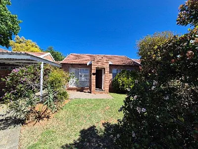 2 Bedroom Townhouse For Sale in Bloemfontein - img