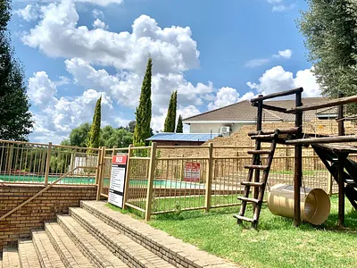 2 Bedroom Townhouse For Sale in Bloemfontein - rGbf.webp