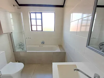2 Bedroom Apartment For Sale in Bloemfontein - sPNc.webp