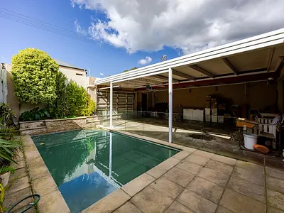 6 Bedroom House For Sale in Cape Town - QZQI.webp