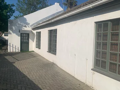 6 Bedroom House For Sale in Blouberg - img