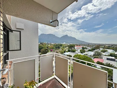 2 Bedroom Apartment For Sale in Cape Town - czI7.webp