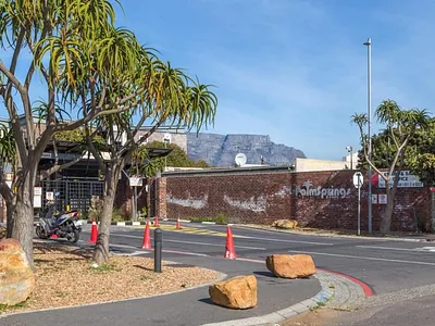 2 Bedroom Apartment For Sale in Milnerton - ek0Z.webp