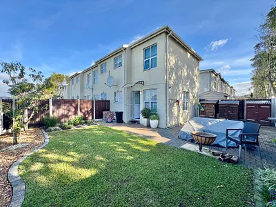 2 Bedroom Townhouse For Sale in Cape Town - UGQH.webp