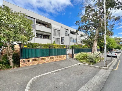 3 Bedroom Apartment For Sale in Cape Town - 2Wv8.webp