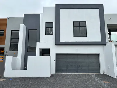 4 Bedroom House For Sale in Blouberg - Mdz3.webp