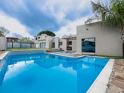 7 Bedroom House For Sale in Parow - tnee.webp